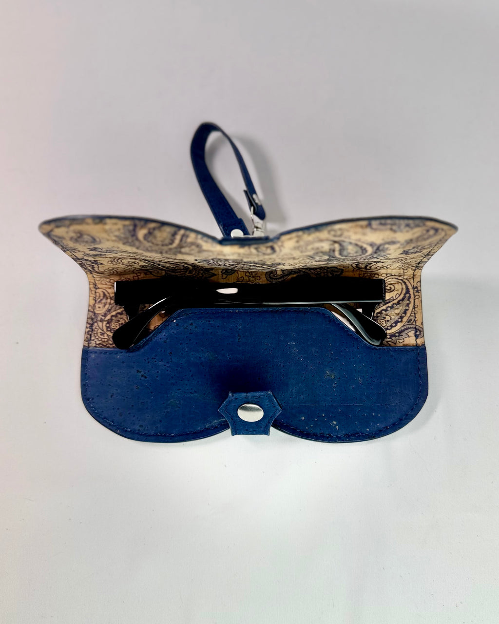 Snap and Carry Eye Glass Case